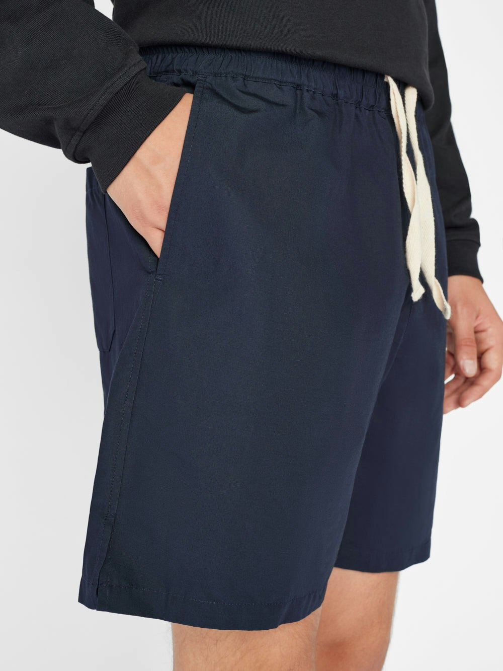 shorts pocket view alt:size